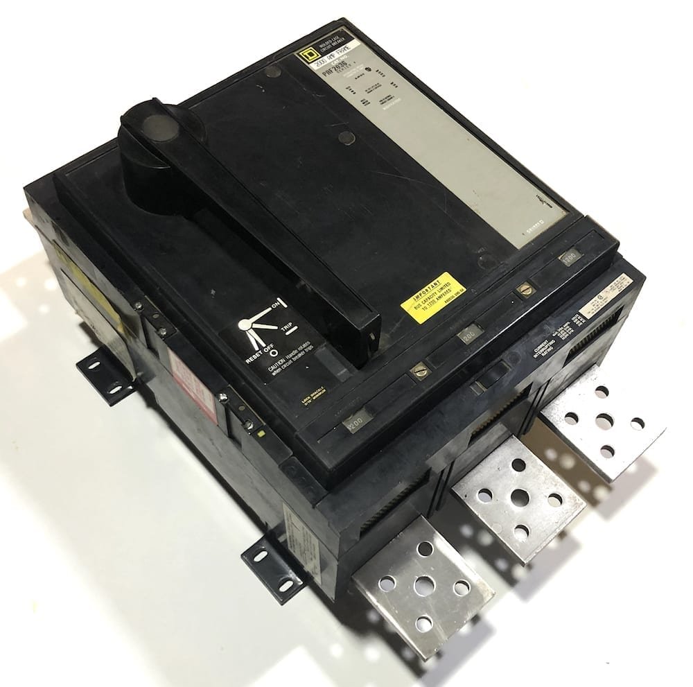 Interruptor Termomagnetico Caja Moldeada 3P C/Zapatas tipo Espada